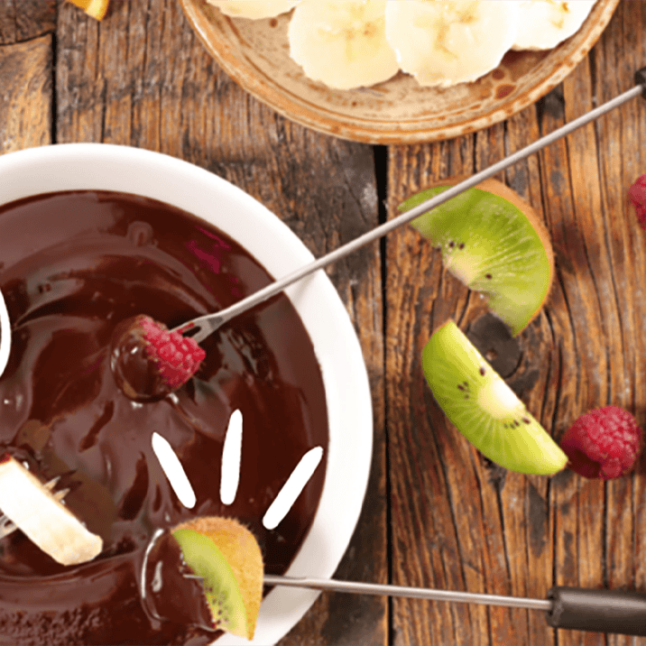 https://www.nounouadom.com/wp-content/uploads/2024/01/recette-gourmande-de-fondue-au-chocolat-2022.png
