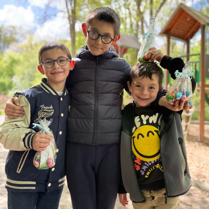 Une grande chasse aux œufs pour fêter Pâques avec NOUNOU ADOM MAYENNE !